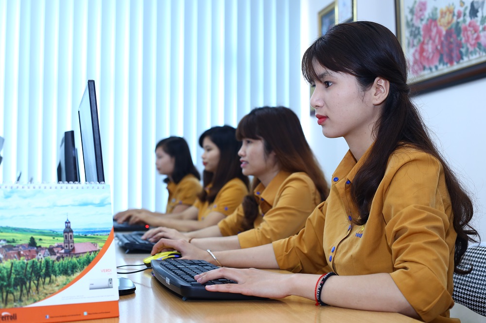 Hải Linh nắm trong tay đội ngũ nhân viên lành nghề, giải đáp vướng mặc online
