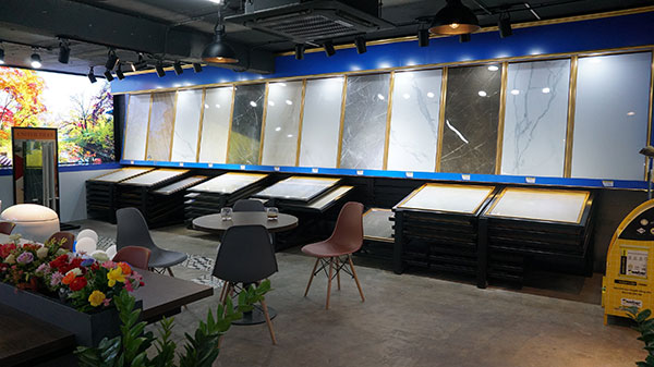 showroom-gach-hai-linh