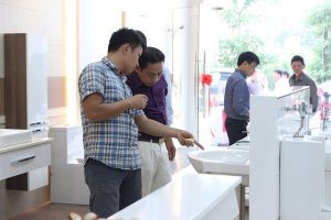 Viglacera được đông đảo khách mua hàng quan tâm