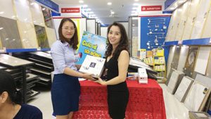 HOTGIRL mua đơn hàng đầu tiên giá trị lên đến 70 triệu đồng