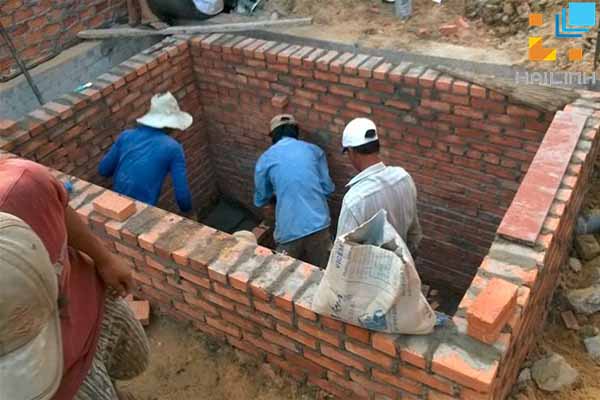 Xây bể chứa cho nhà vệ sinh