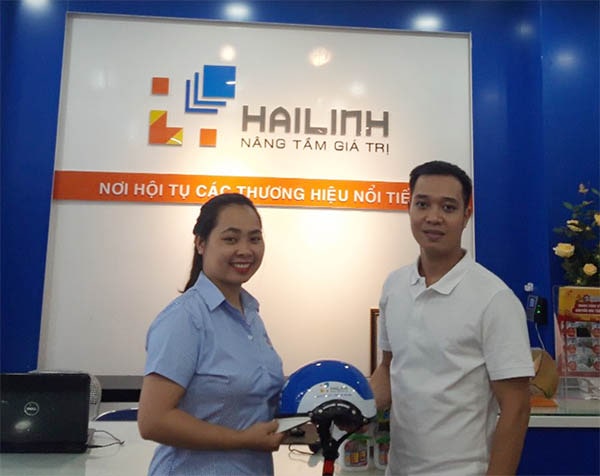 Quà tặng là chiếc mũ bảo hiểm thời trang