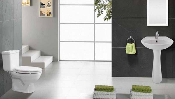 Hình ảnh nhà tắm đẹp kết hợp với gạch ốp lát tông trầm giúp không gian thêm lịch lãm, hiện đại