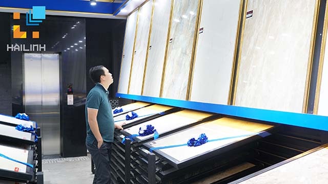 Tầng 3: Bày gạch ốp lát từ các thương hiệu uy tín như gạch Đồng Tâm, gạch Viglacera, gạch Taicera,