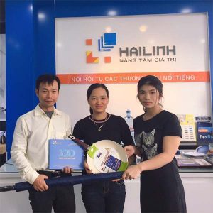 Anh Nghĩa - Quốc Oai, Hà Nội nhận quà là chảo Elo Ceramic, ô cán dài, lịch tết