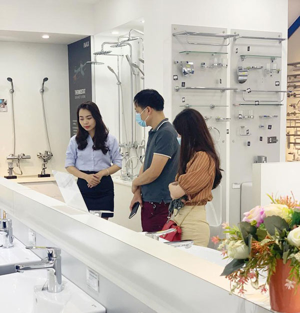 Khach-hang-tai-Hai-Linh