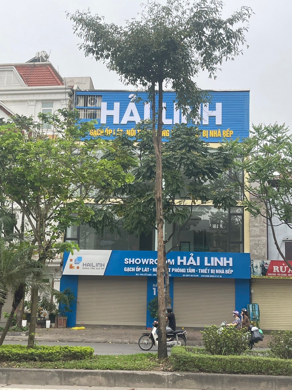 hình ảnh showroom Cổ Linh